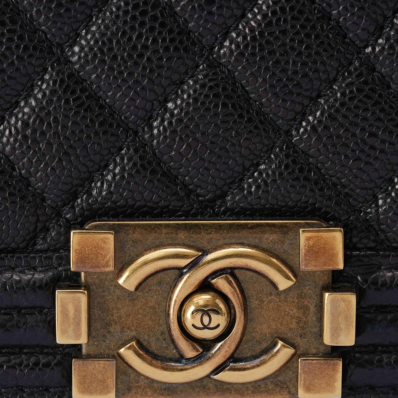 CHANEL(USED)샤넬 보이샤넬 미듐 플랩백