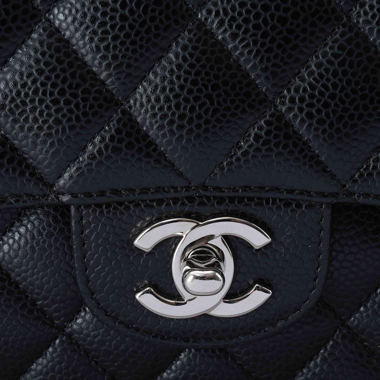 CHANEL(USED)샤넬 A01112 캐비어 클래식 미듐 플랩백