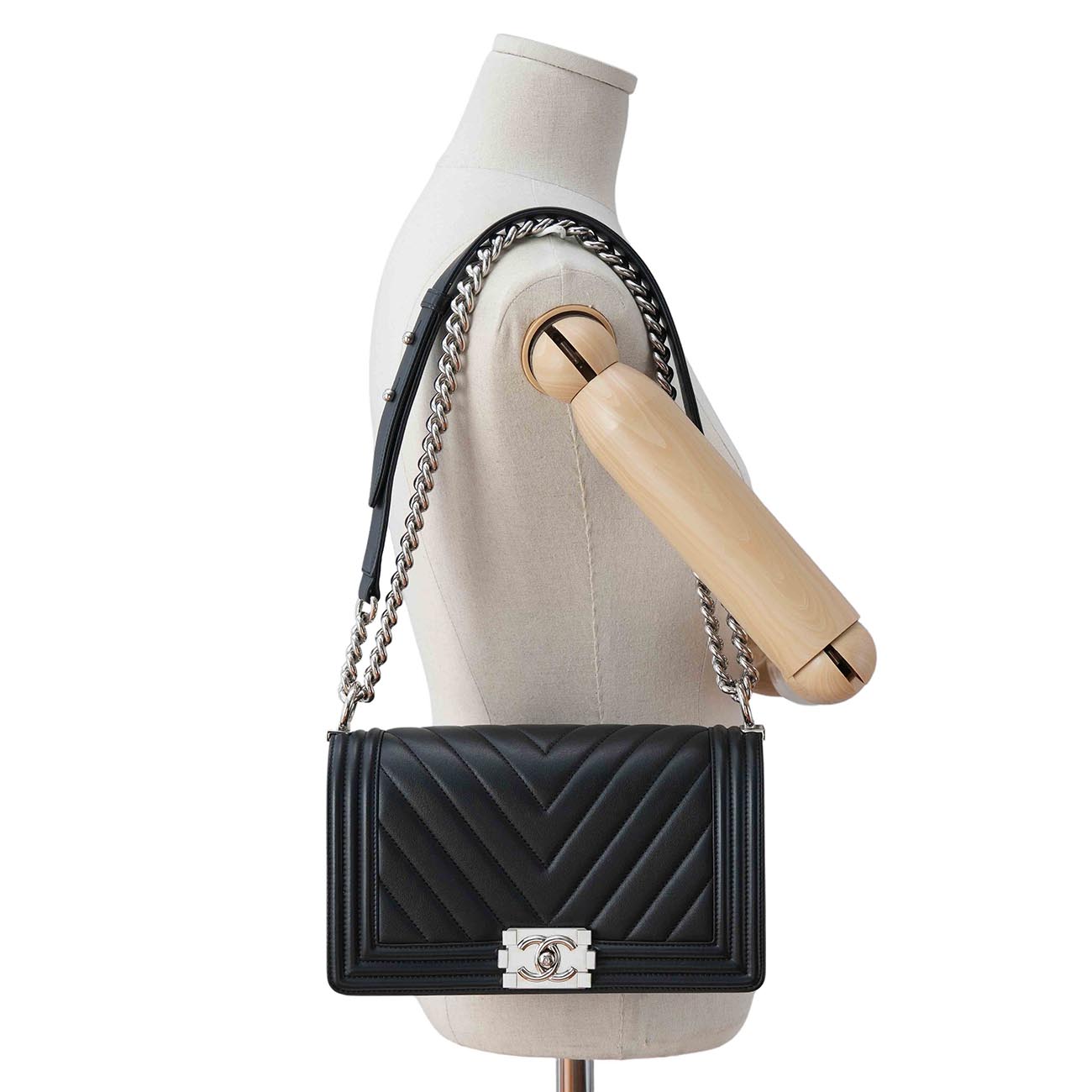 CHANEL(USED)샤넬 쉐브론 보이샤넬 미듐 플랩백
