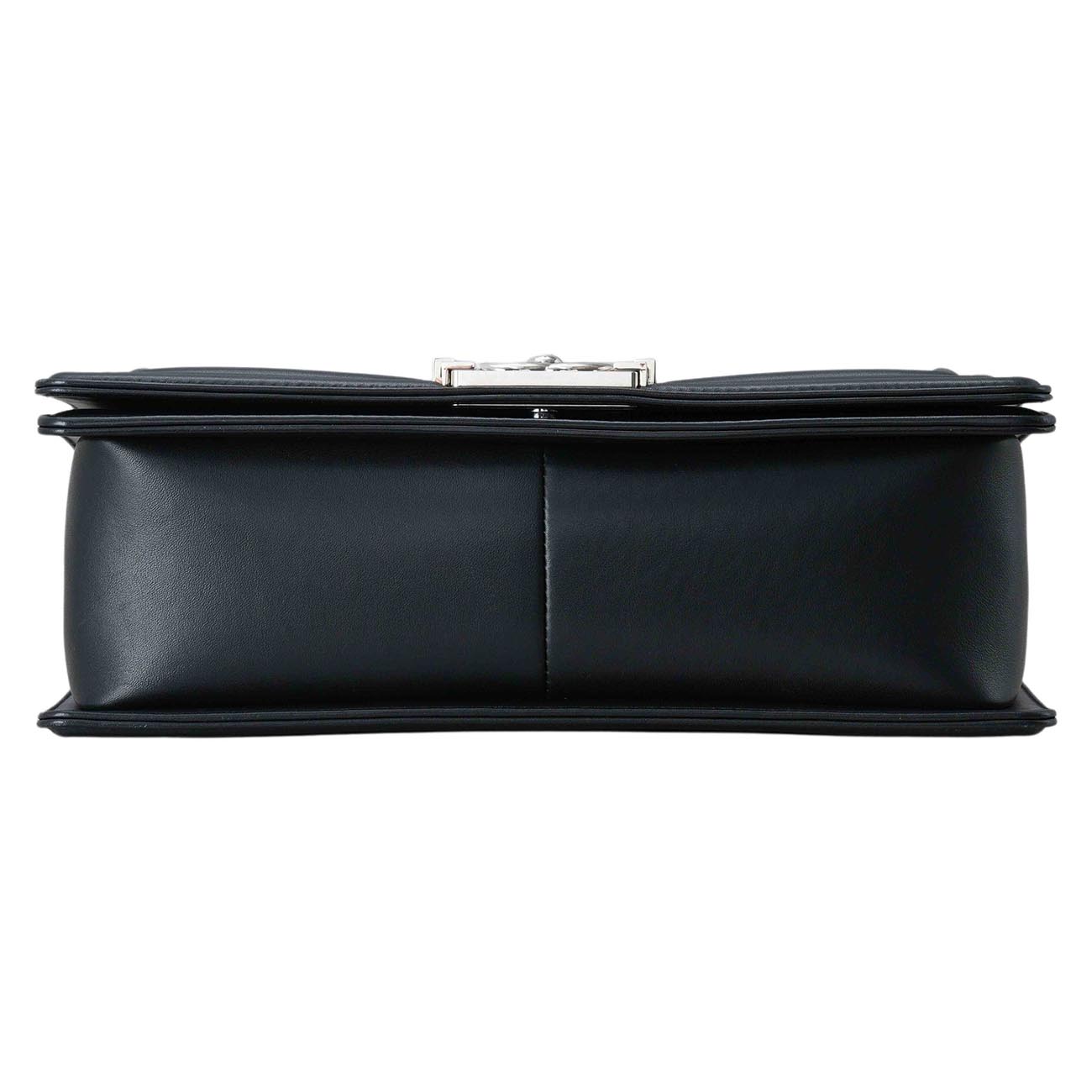 CHANEL(USED)샤넬 쉐브론 보이샤넬 미듐 플랩백