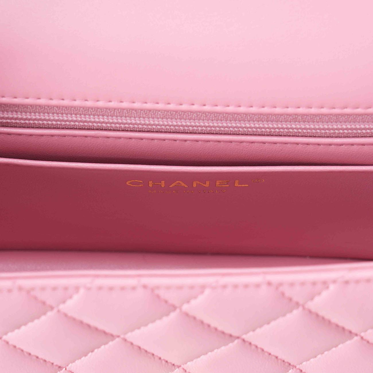 CHANEL(USED)샤넬 AS2431 뉴미니 탑핸들백