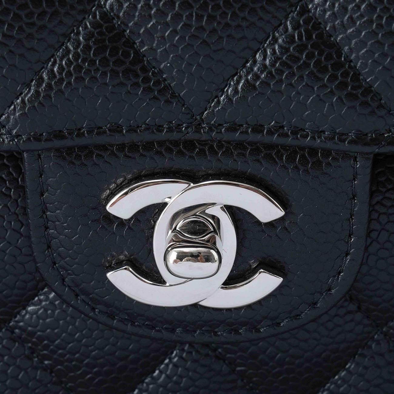 CHANEL(USED)샤넬 캐비어 클래식 미듐 플랩백