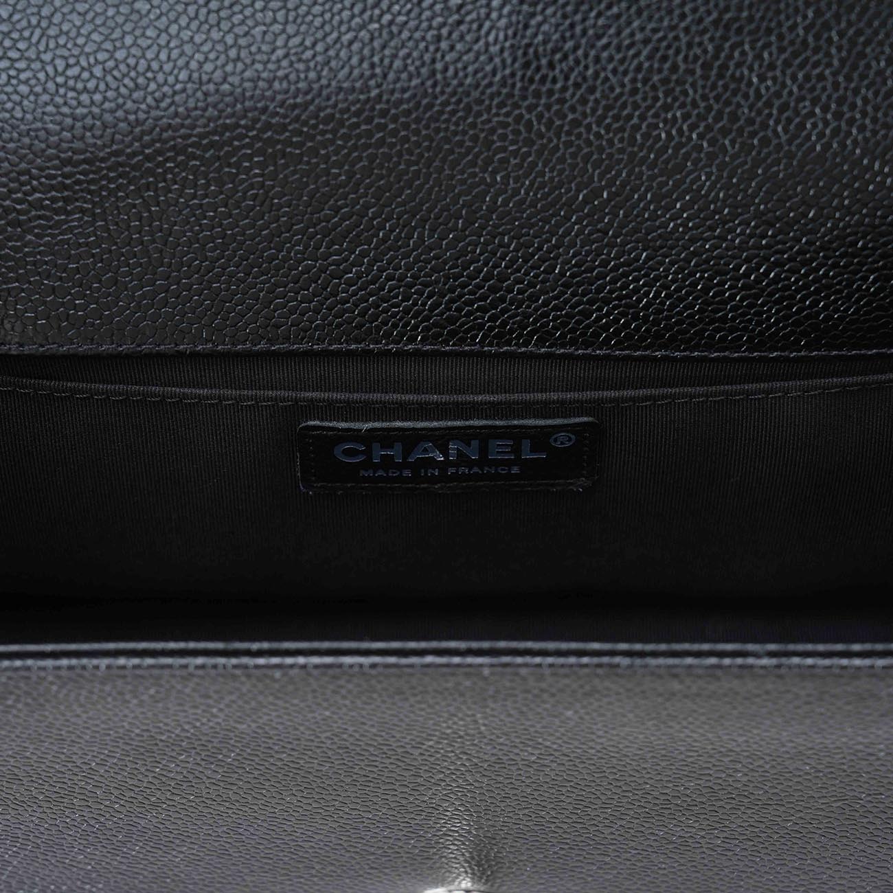 CHANEL(USED)샤넬 A67086 쉐브론 보이샤넬 미듐 플랩백