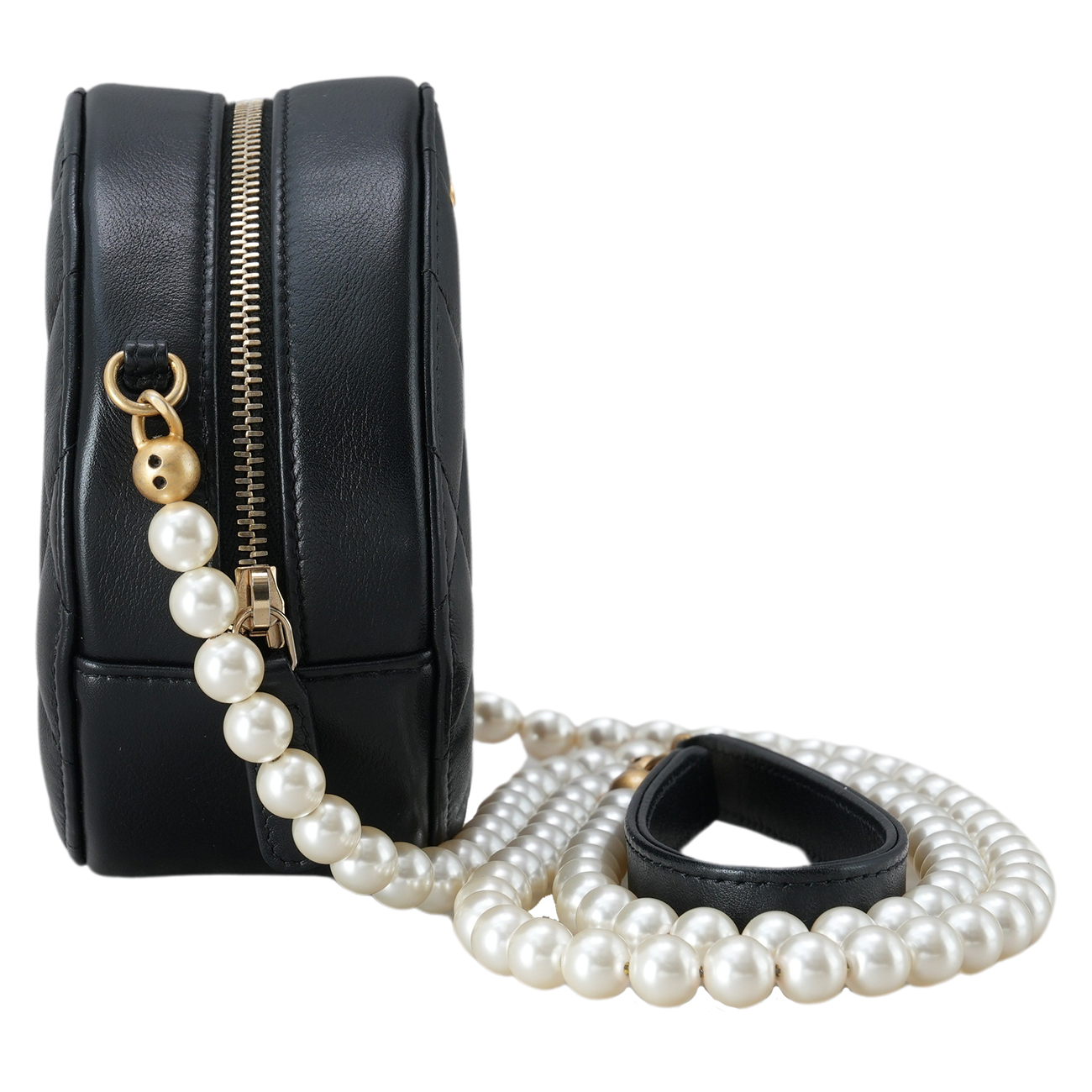 CHANEL(USED)샤넬 램스킨 진주장식 동그리백