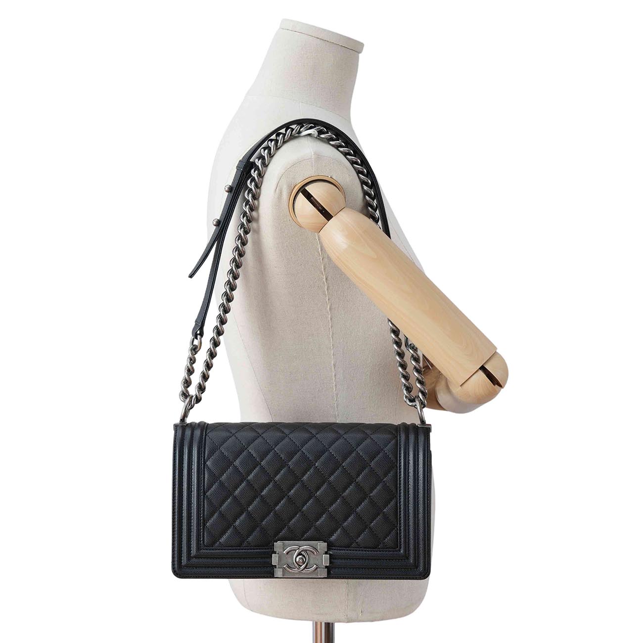 CHANEL(USED)샤넬 보이샤넬 캐비어 미듐 블랙