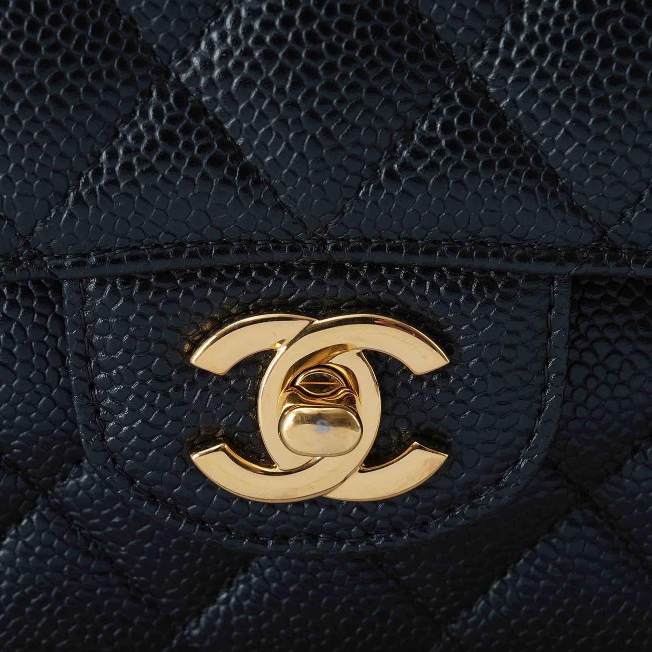 CHANEL(USED)샤넬 캐비어 클래식 미듐 플랩백