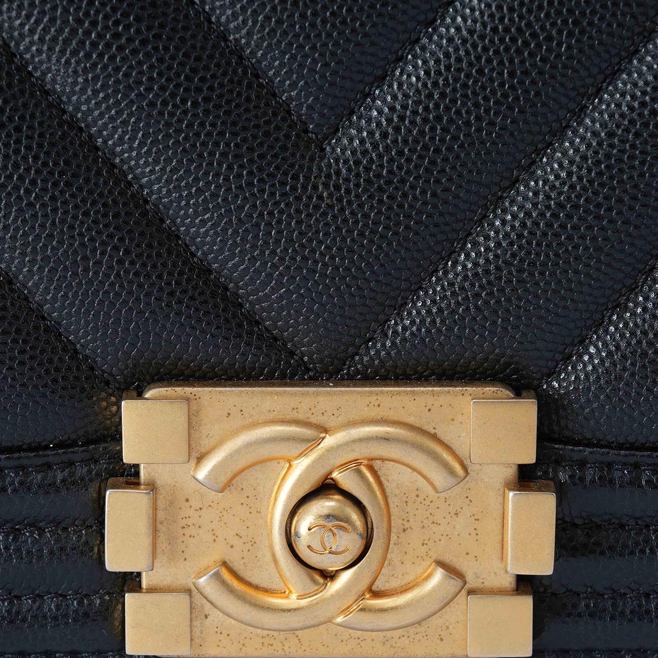 CHANEL(USED)샤넬 보이샤넬 캐비어 쉐브론 미듐