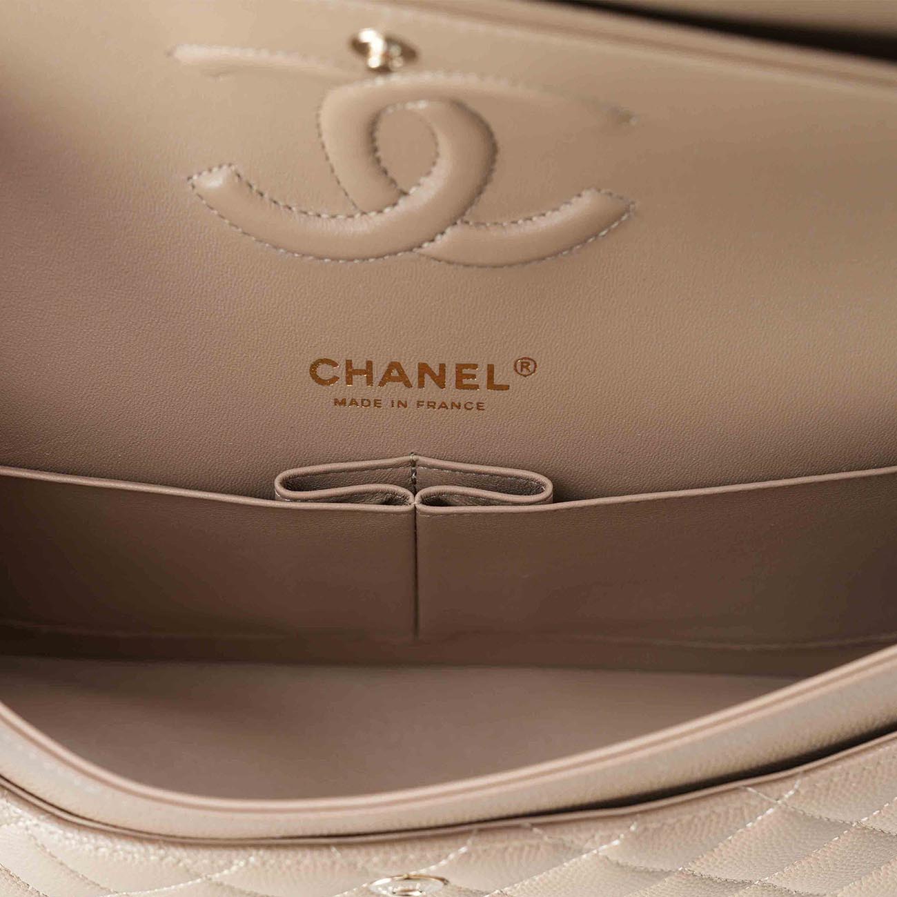 CHANEL(USED)샤넬 캐비어 클래식 미듐 플랩백
