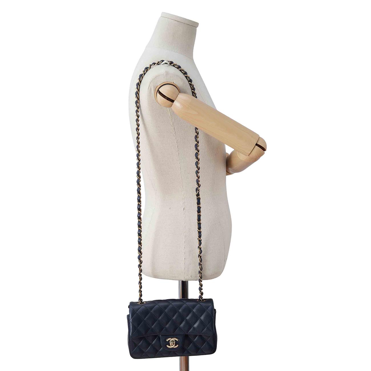 CHANEL(USED)샤넬 A69900 램스킨 클래식 뉴미니 크로스백