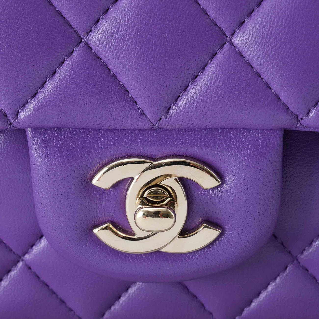 CHANEL(USED)샤넬 클래식 뉴미니 탑핸들