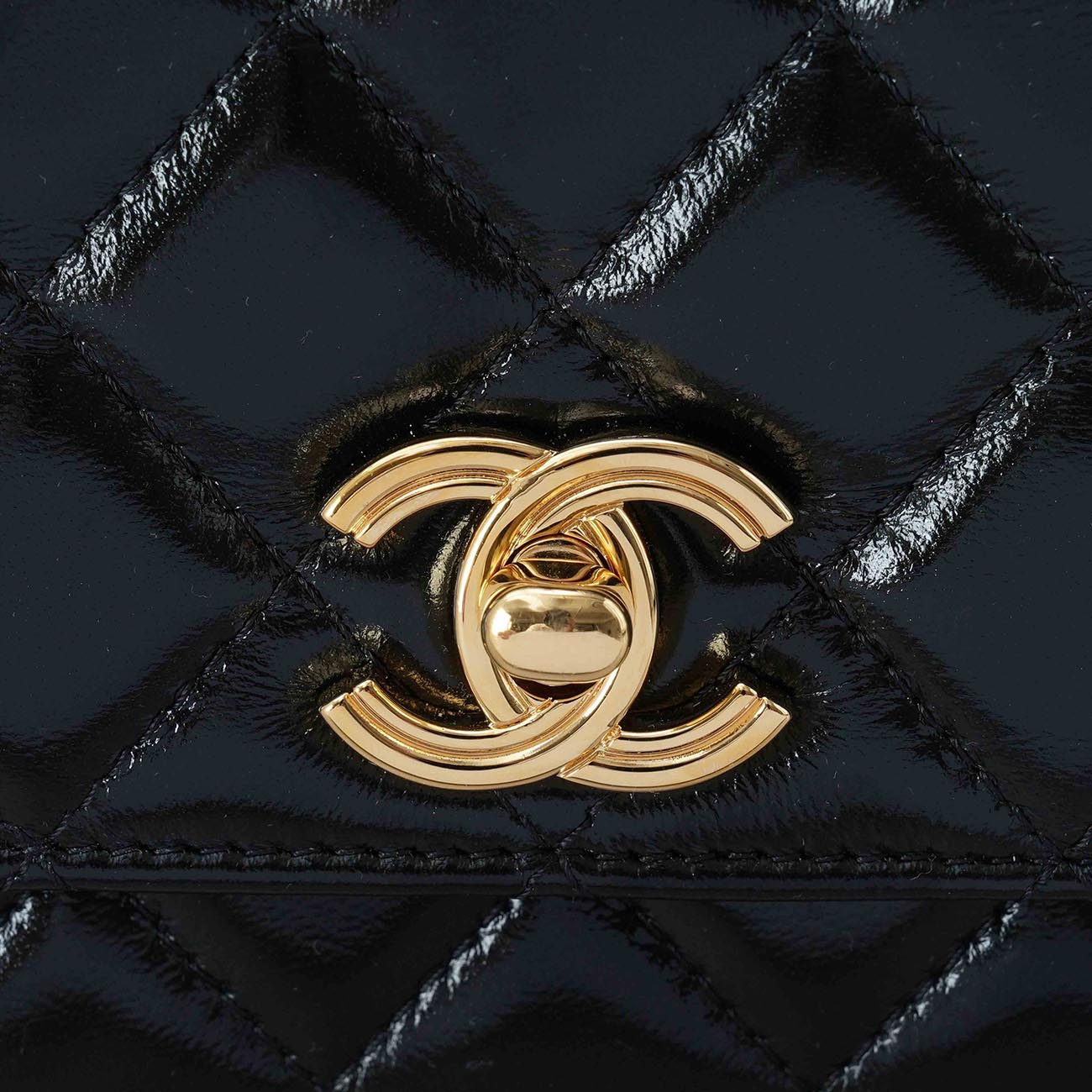 CHANEL(USED)샤넬 AP3310 시즌 샤이닝 램스킨 체인 WOC