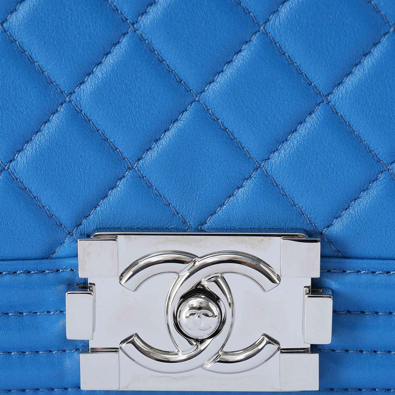CHANEL(USED)샤넬 램스킨 보이샤넬 미듐 플랩백