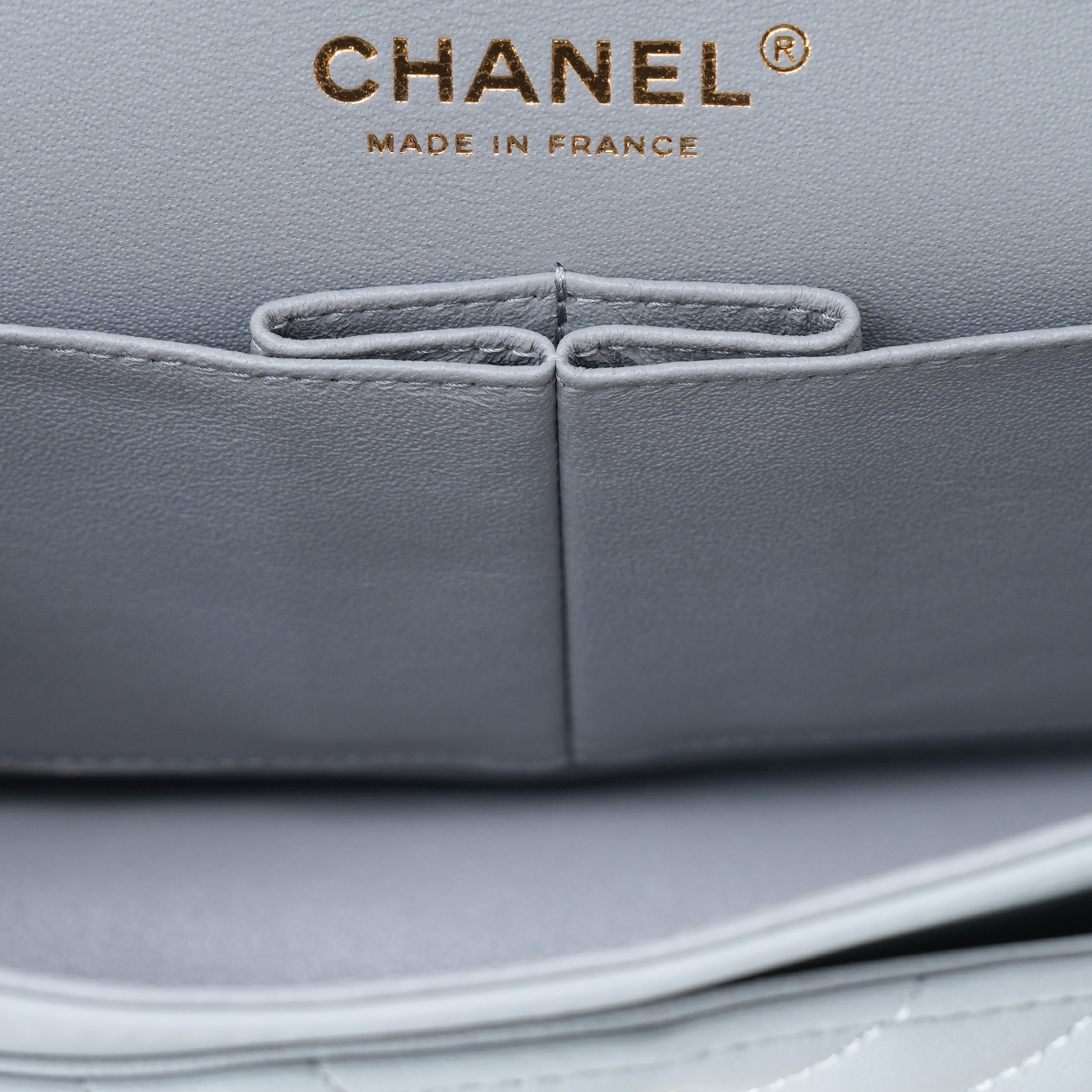 CHANEL(USED)샤넬 램스킨 쉐브론 클래식 미듐