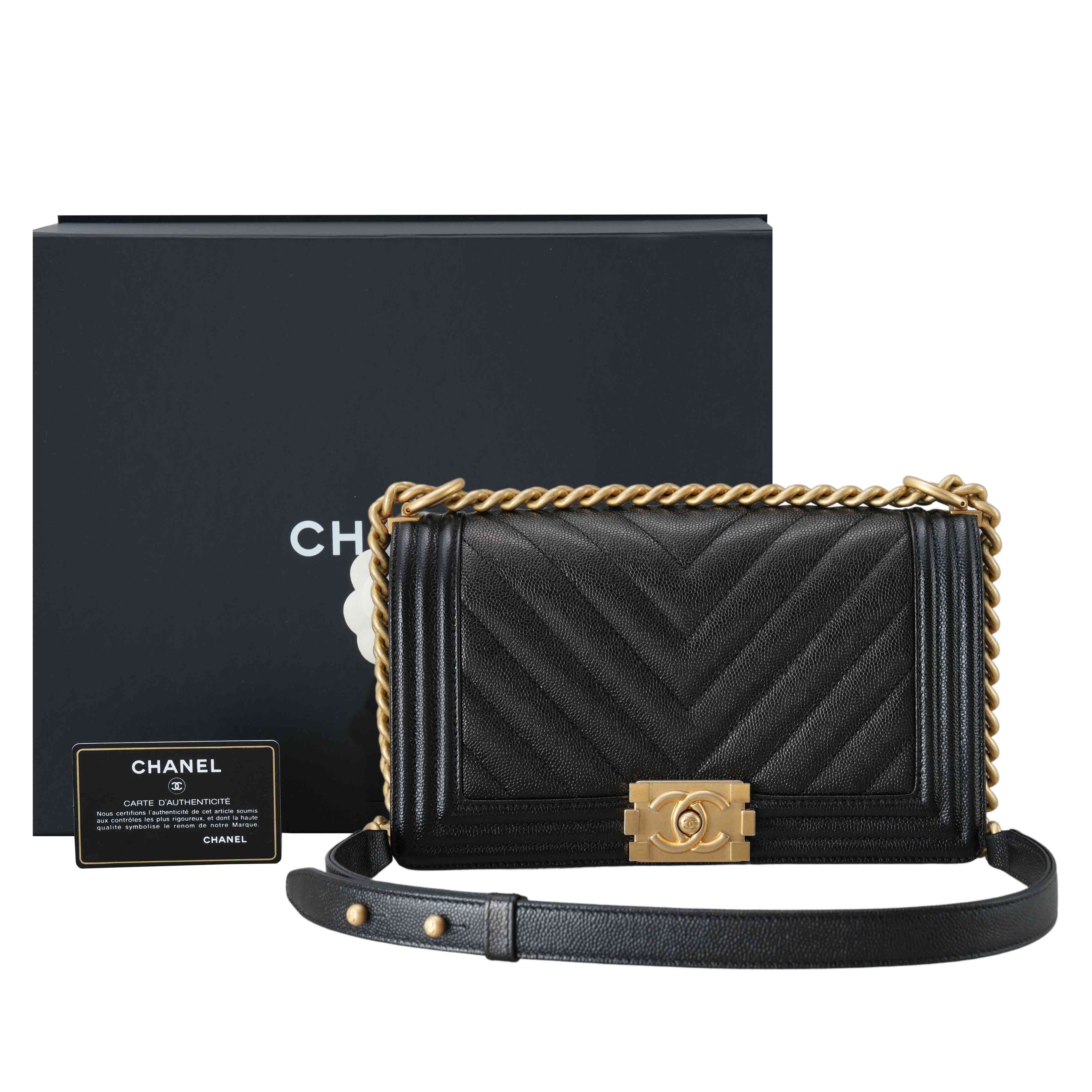 CHANEL(USED)샤넬 캐비어 쉐브론 보이샤넬 미듐 플랩백