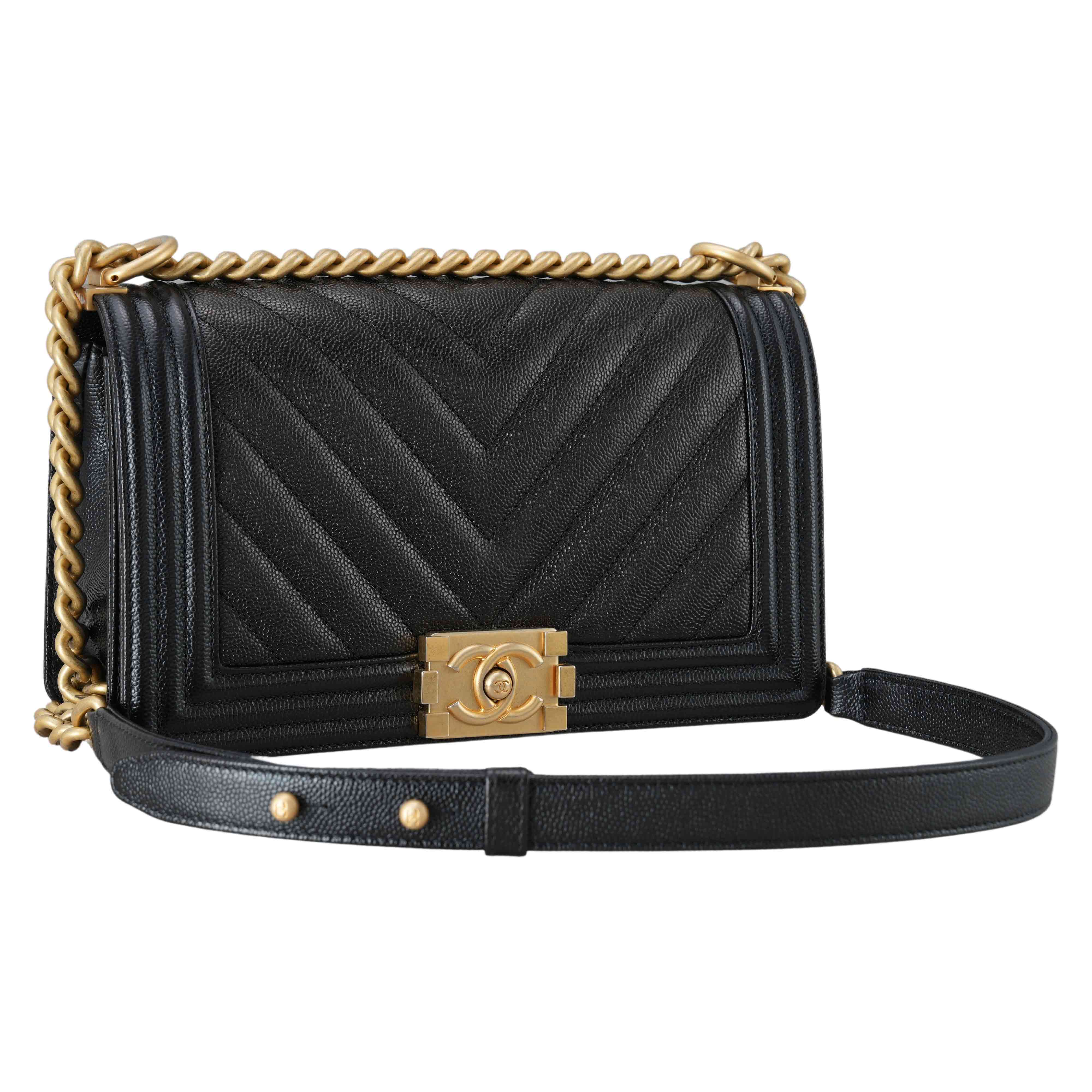 CHANEL(USED)샤넬 캐비어 쉐브론 보이샤넬 미듐 플랩백