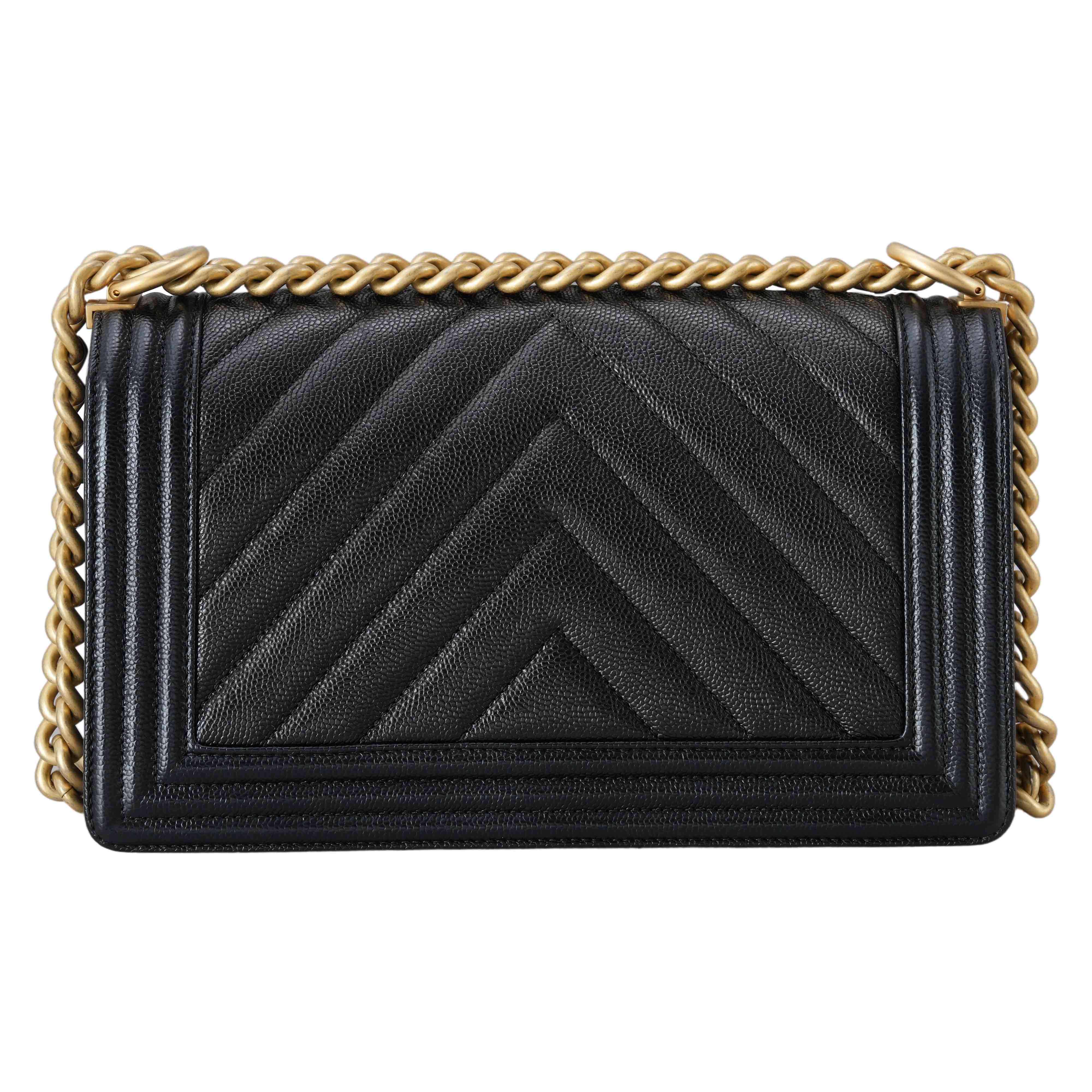 CHANEL(USED)샤넬 캐비어 쉐브론 보이샤넬 미듐 플랩백