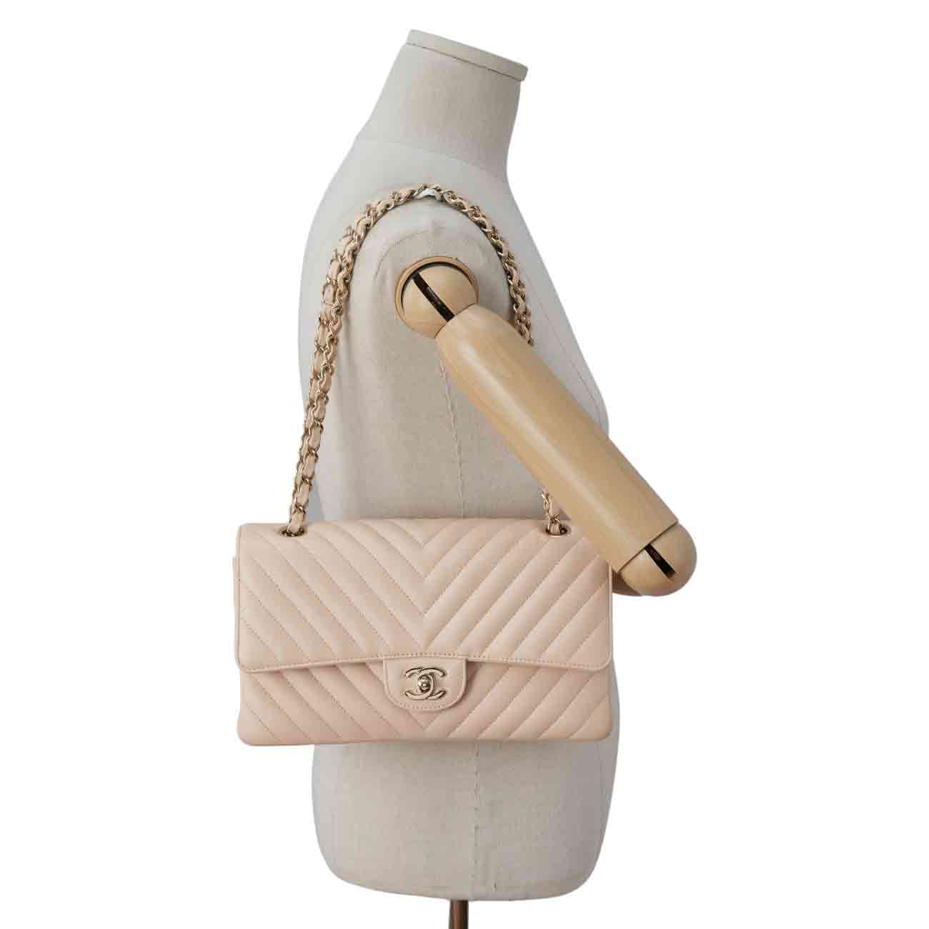 CHANEL(USED)샤넬 캐비어 클래식 쉐브론 미듐 플랩백
