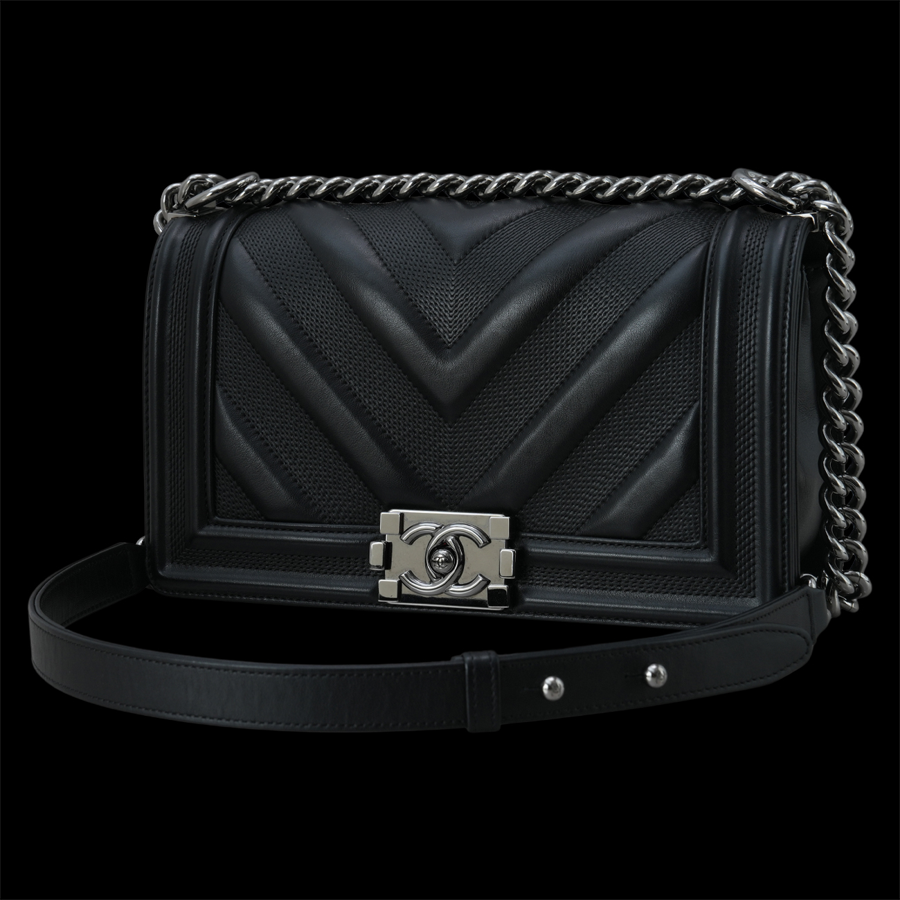 CHANEL(USED)샤넬 시즌 쉐브론 보이샤넬 미듐 플랩백
