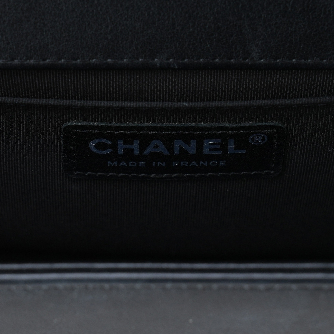 CHANEL(USED)샤넬 시즌 쉐브론 보이샤넬 미듐 플랩백