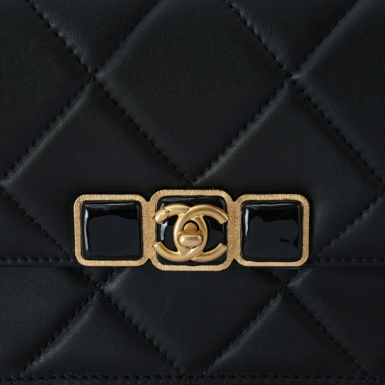 CHANEL(USED)샤넬 AS3391 시즌 미니 플랩백