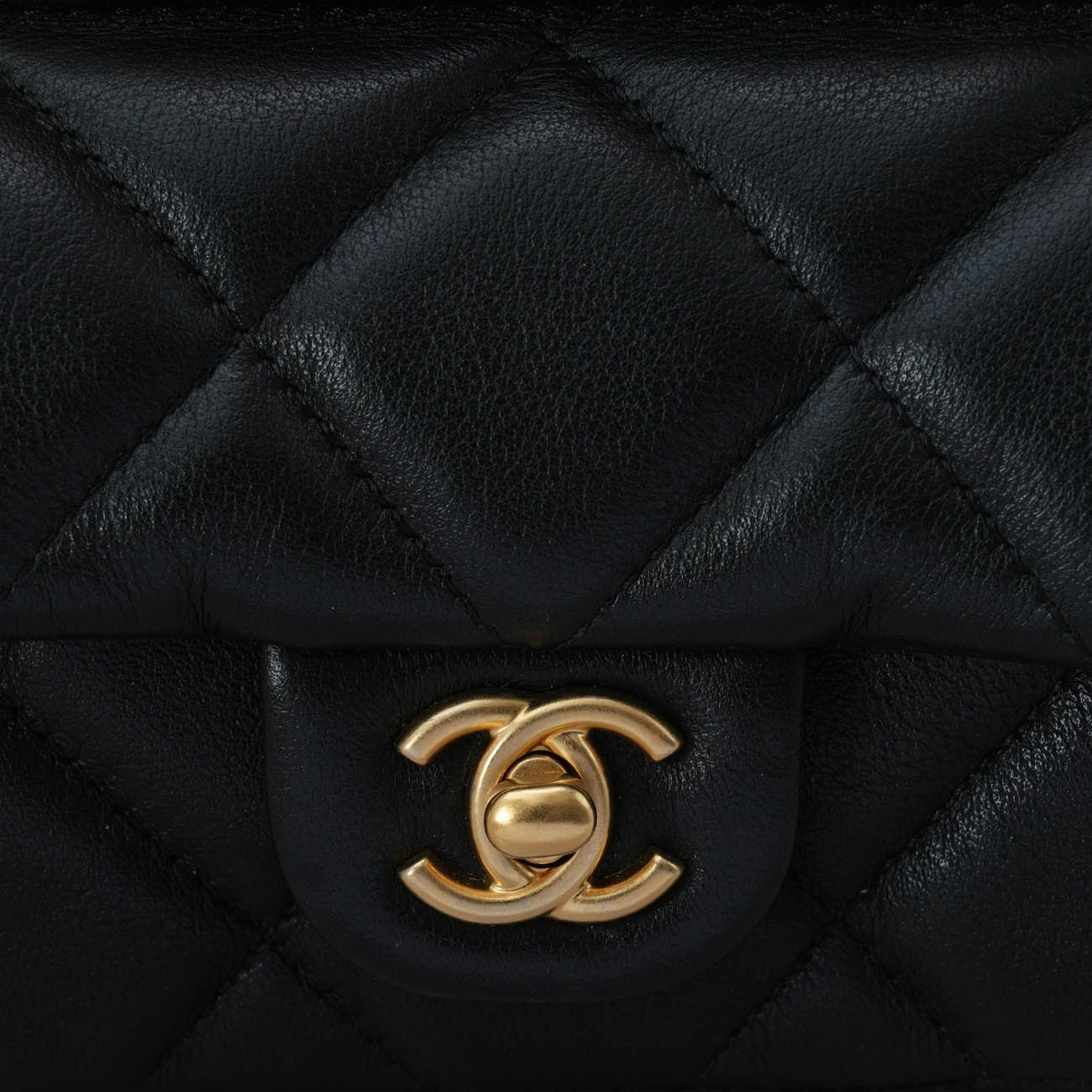 CHANEL(USED)샤넬 AP2271 공방 탑핸들 미니 체인지갑