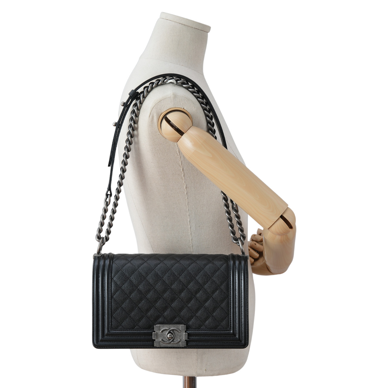 CHANEL(USED)샤넬 캐비어 보이샤넬 미듐 플랩백