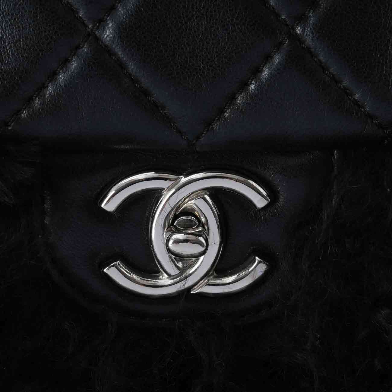 CHANEL(USED)샤넬 시즌 퍼 클래식 미듐 플랩백