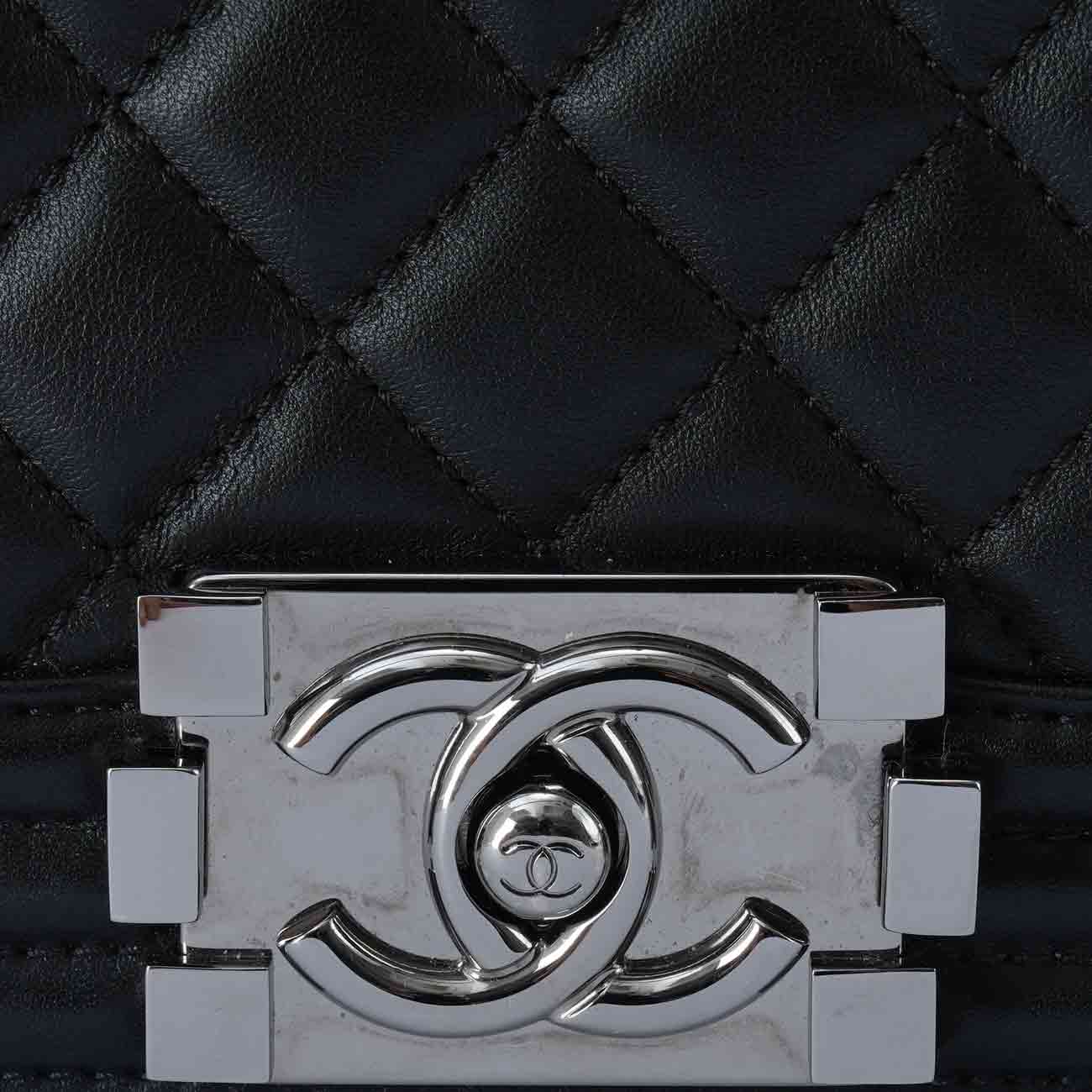 CHANEL(USED)샤넬 램스킨 보이샤넬 미듐 플랩백