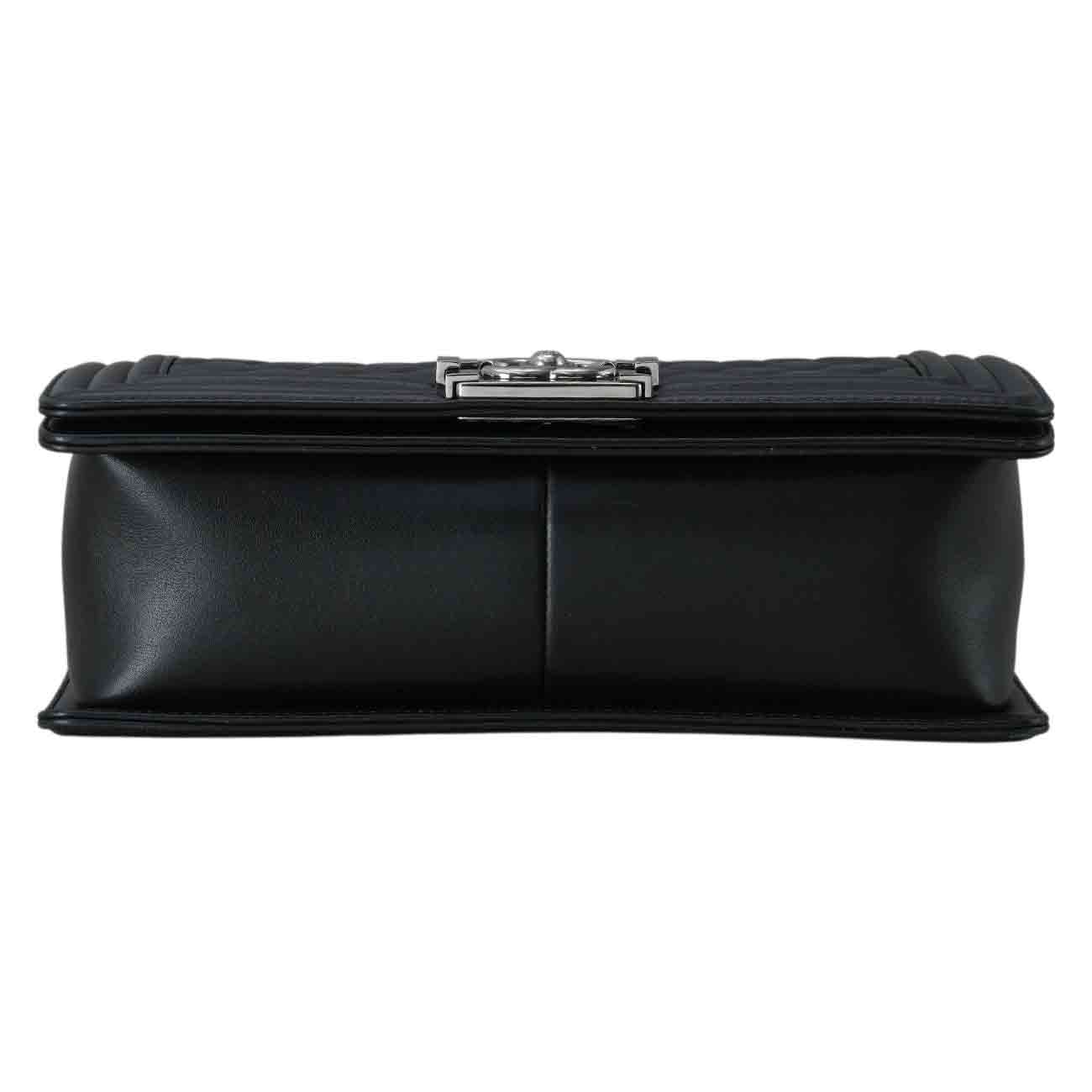 CHANEL(USED)샤넬 램스킨 보이샤넬 미듐 플랩백