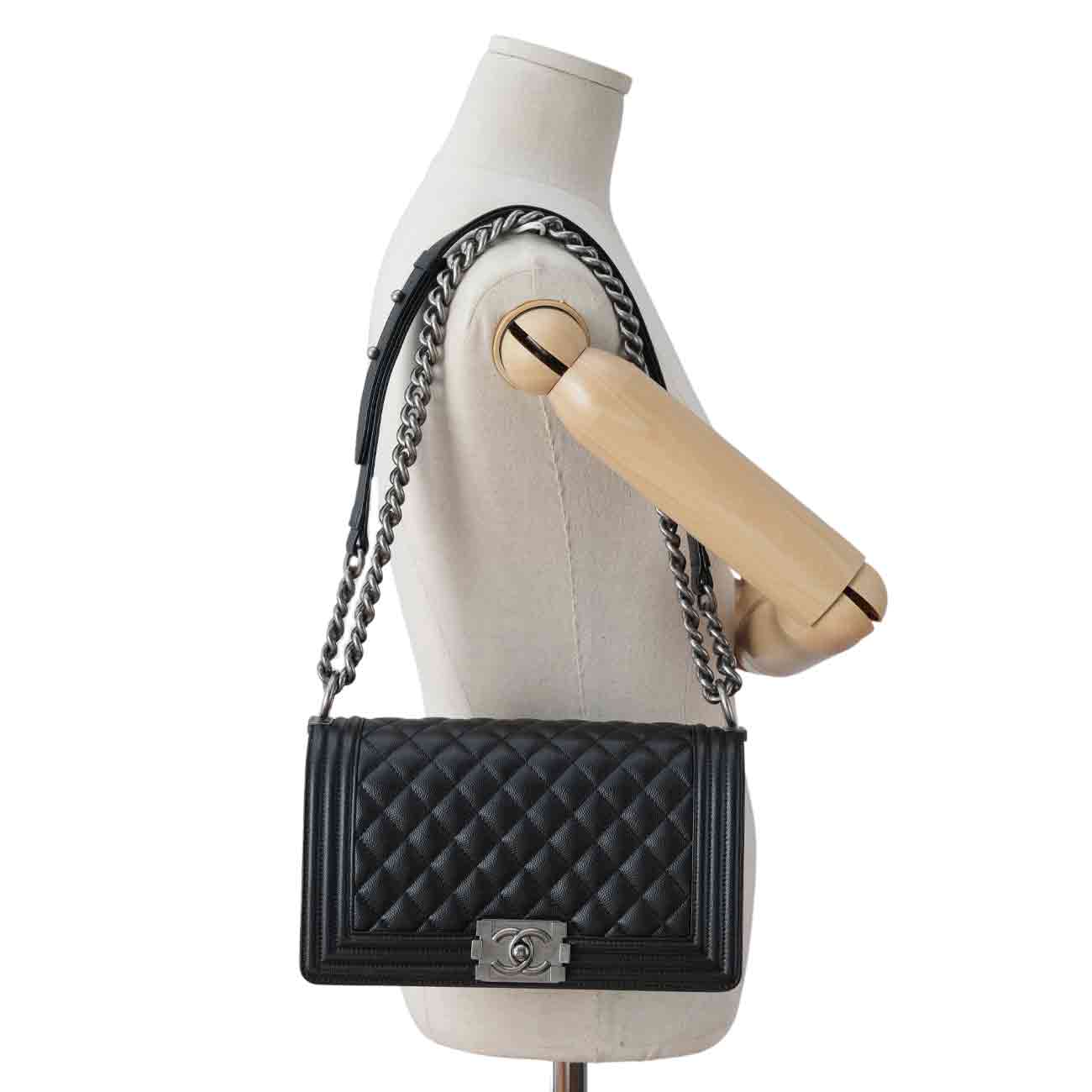 CHANEL(USED)샤넬 캐비어 보이샤넬 미듐 플랩백