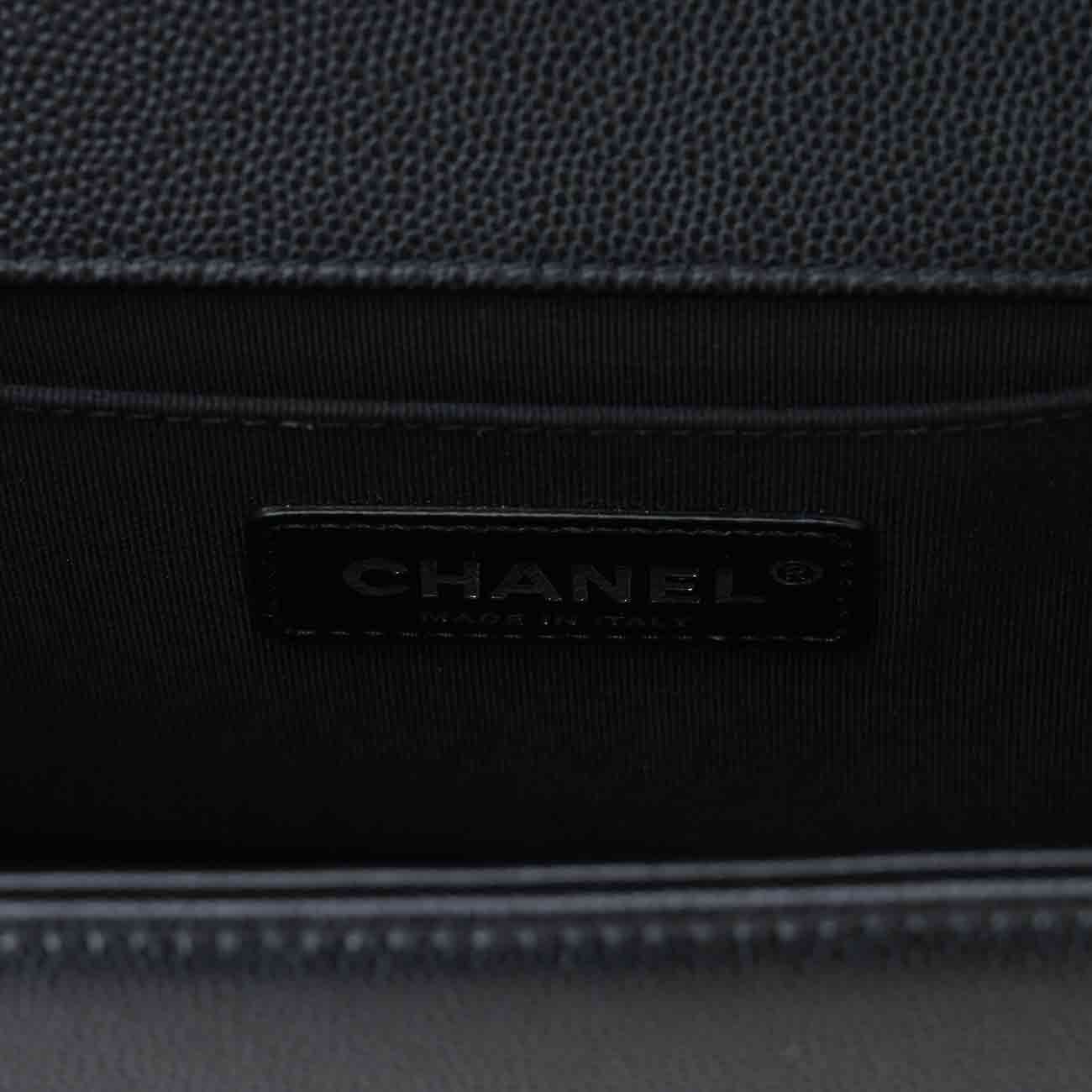 CHANEL(USED)샤넬 캐비어 보이샤넬 미듐 플랩백