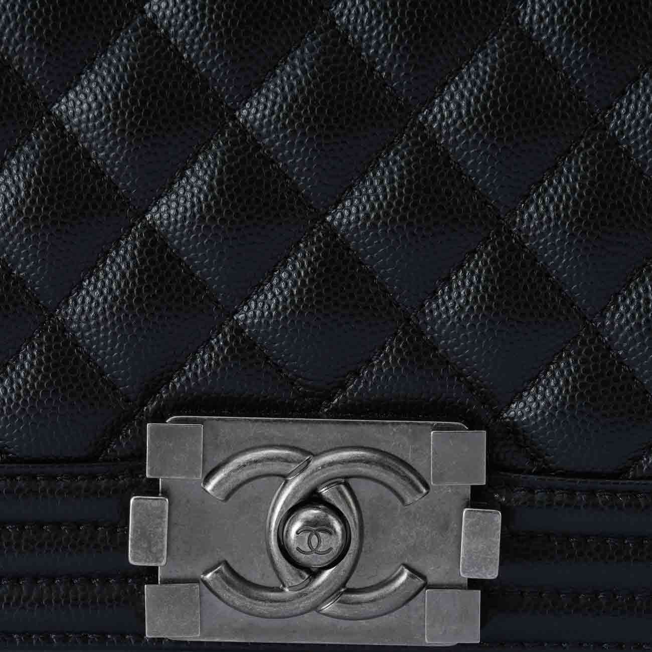 CHANEL(USED)샤넬 캐비어 보이샤넬 미듐 플랩백