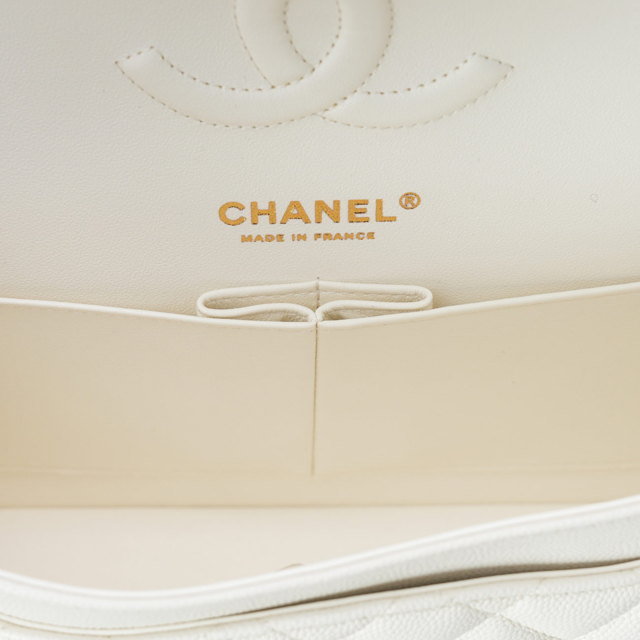 CHANEL(USED)샤넬 캐비어 클래식 미듐 플랩백