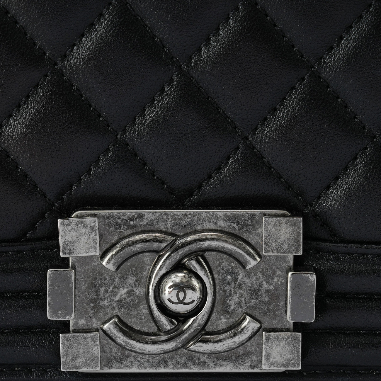 CHANEL(USED)샤넬 보이샤넬 램스킨 미듐 플랩백