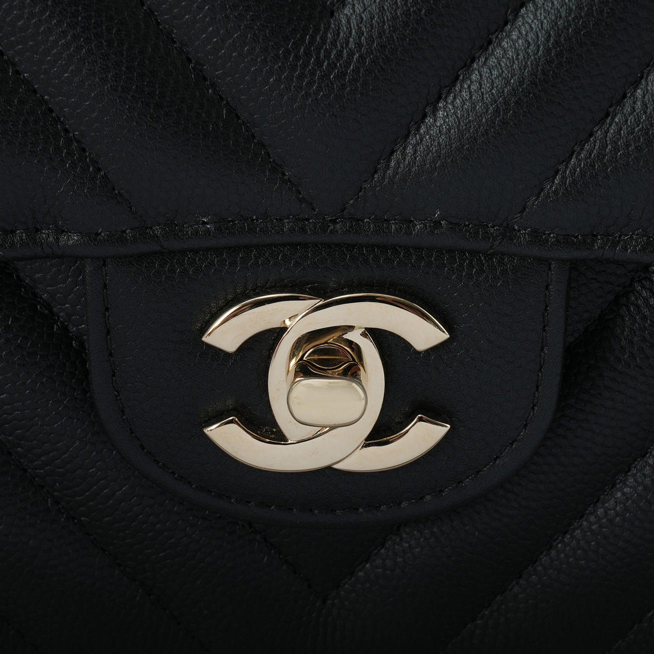CHANEL(USED)샤넬 A01112 클래식 쉐브론 미듐