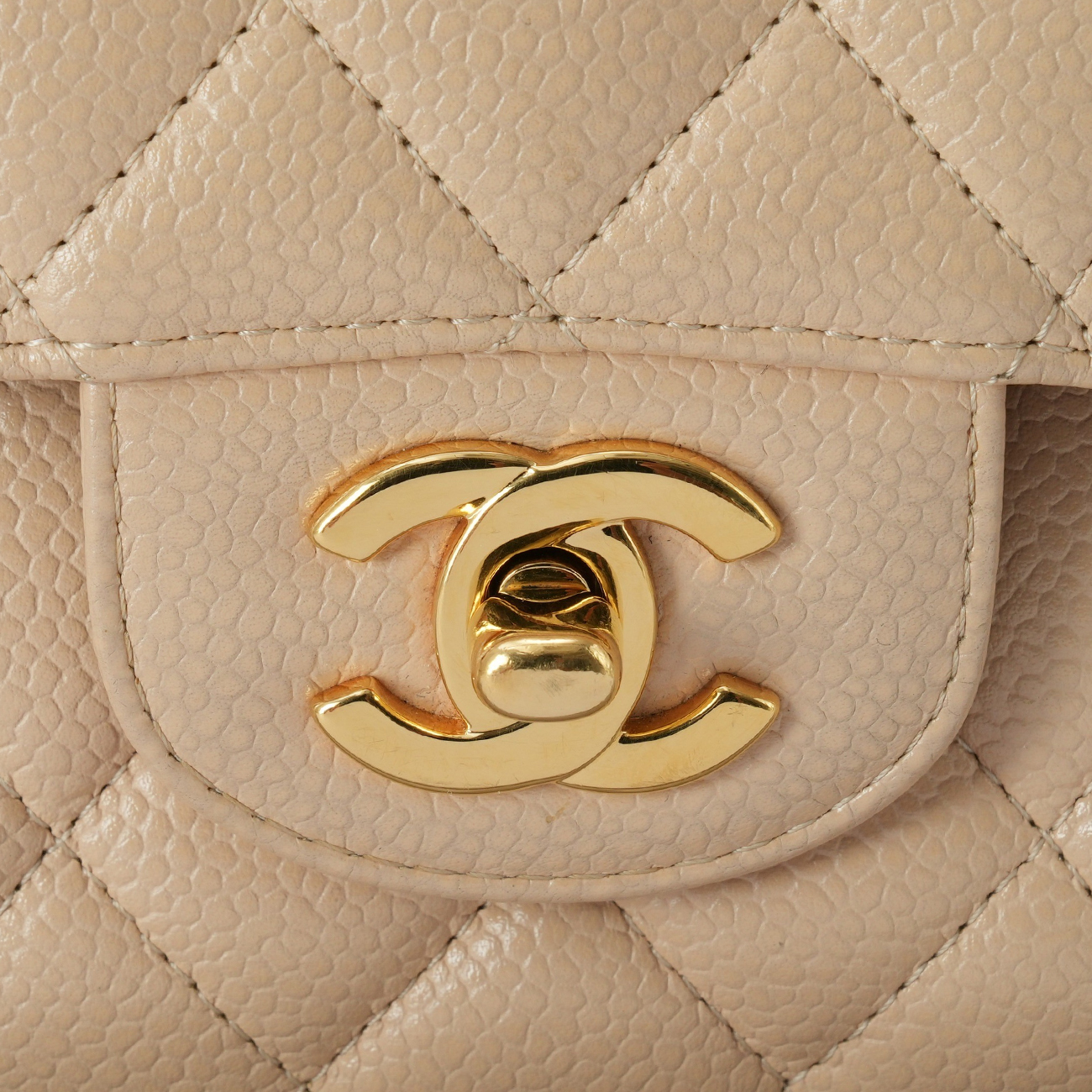 CHANEL(USED)샤넬 클래식 미듐 플랩백