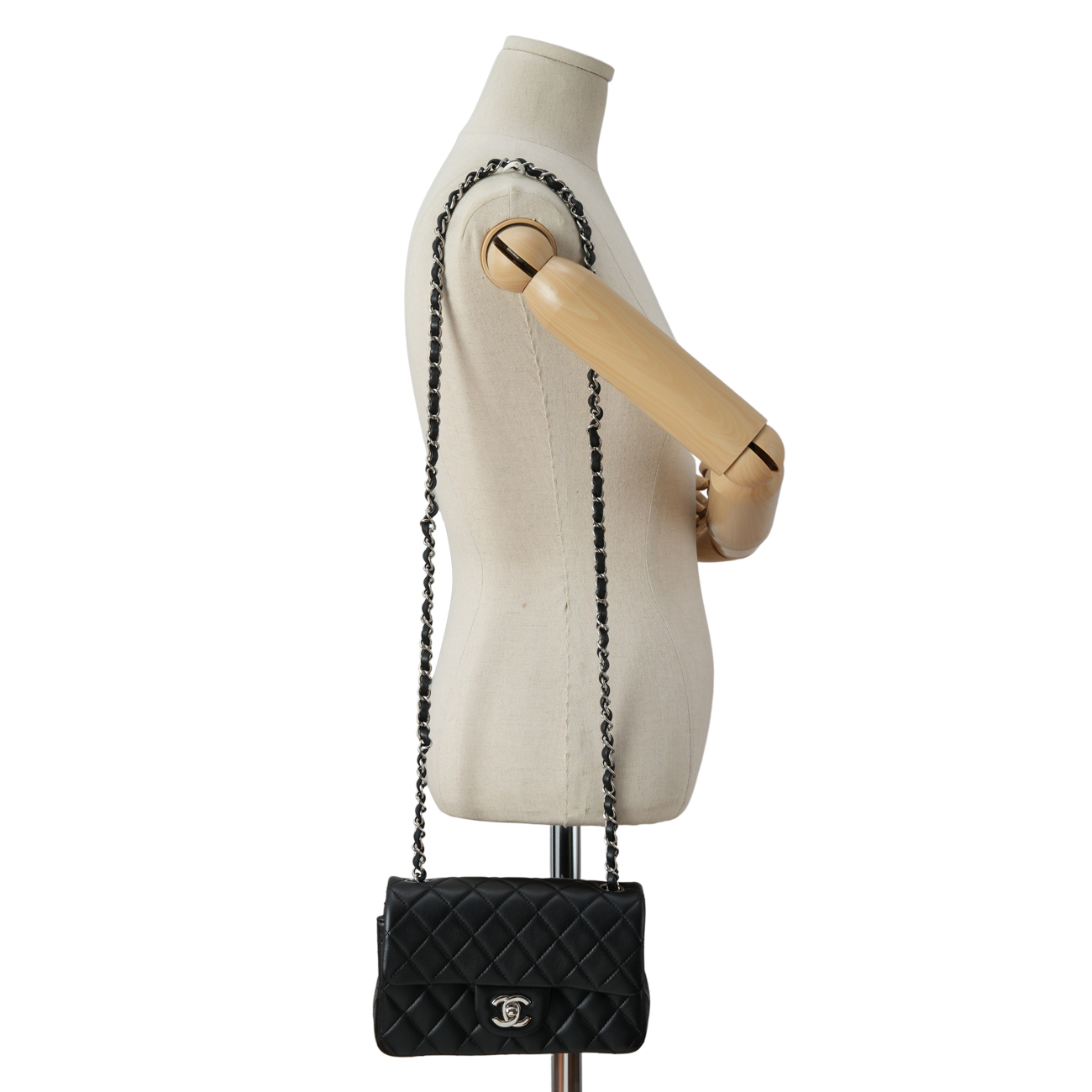 CHANEL(USED)샤넬 A69900 램스킨 클래식 뉴미니 크로스백