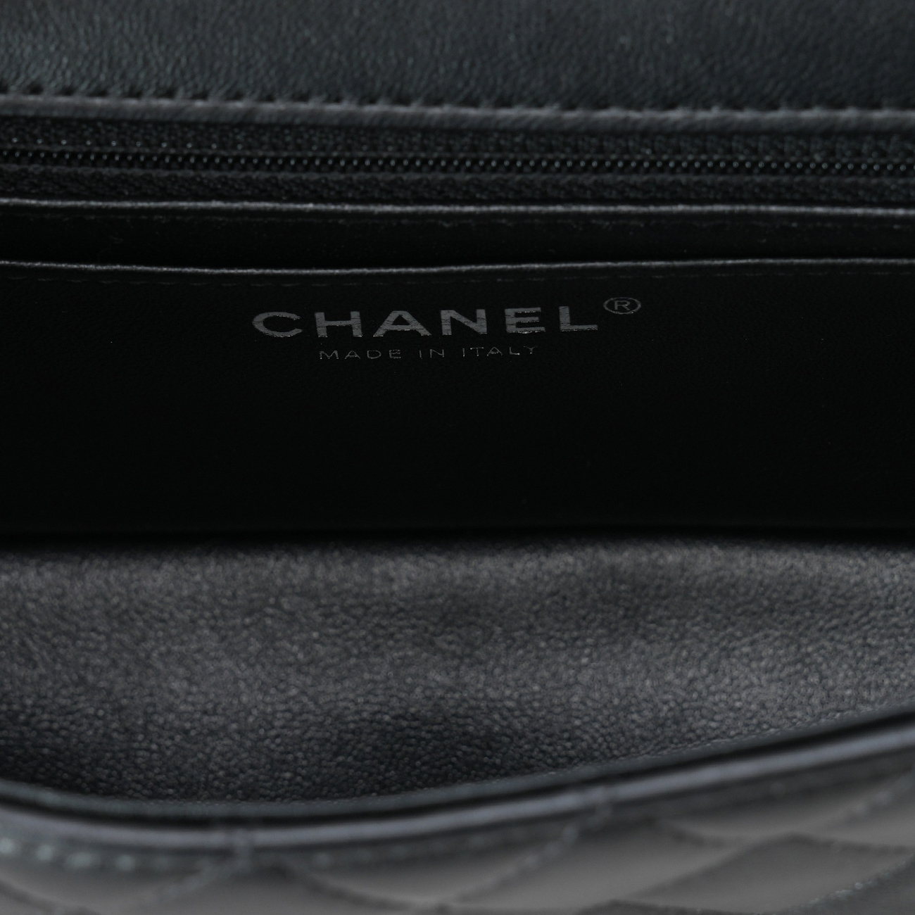 CHANEL(USED)샤넬 A69900 램스킨 클래식 뉴미니 크로스백