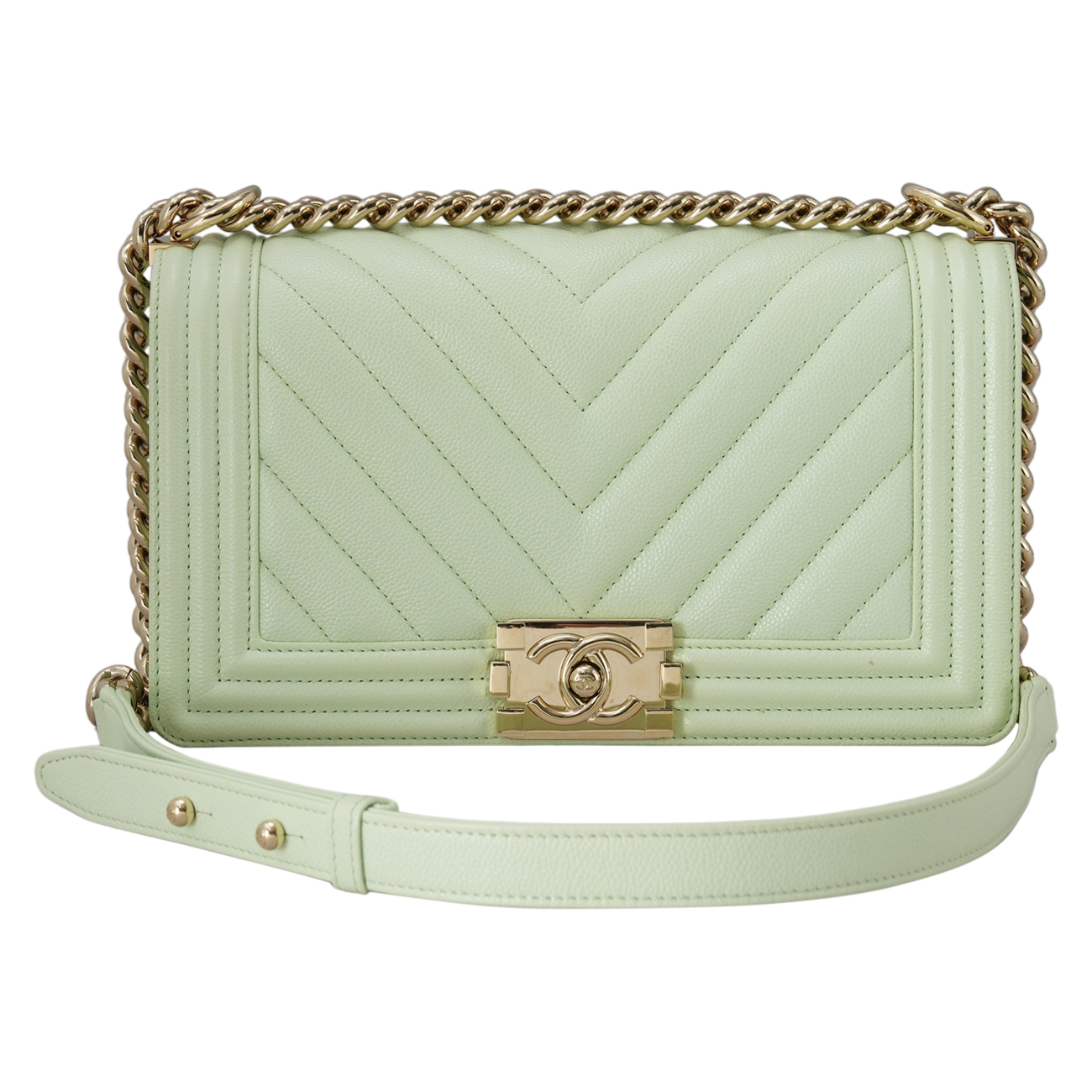 CHANEL(USED)샤넬 A67086 캐비어 쉐브론 보이샤넬 미듐 플랩백