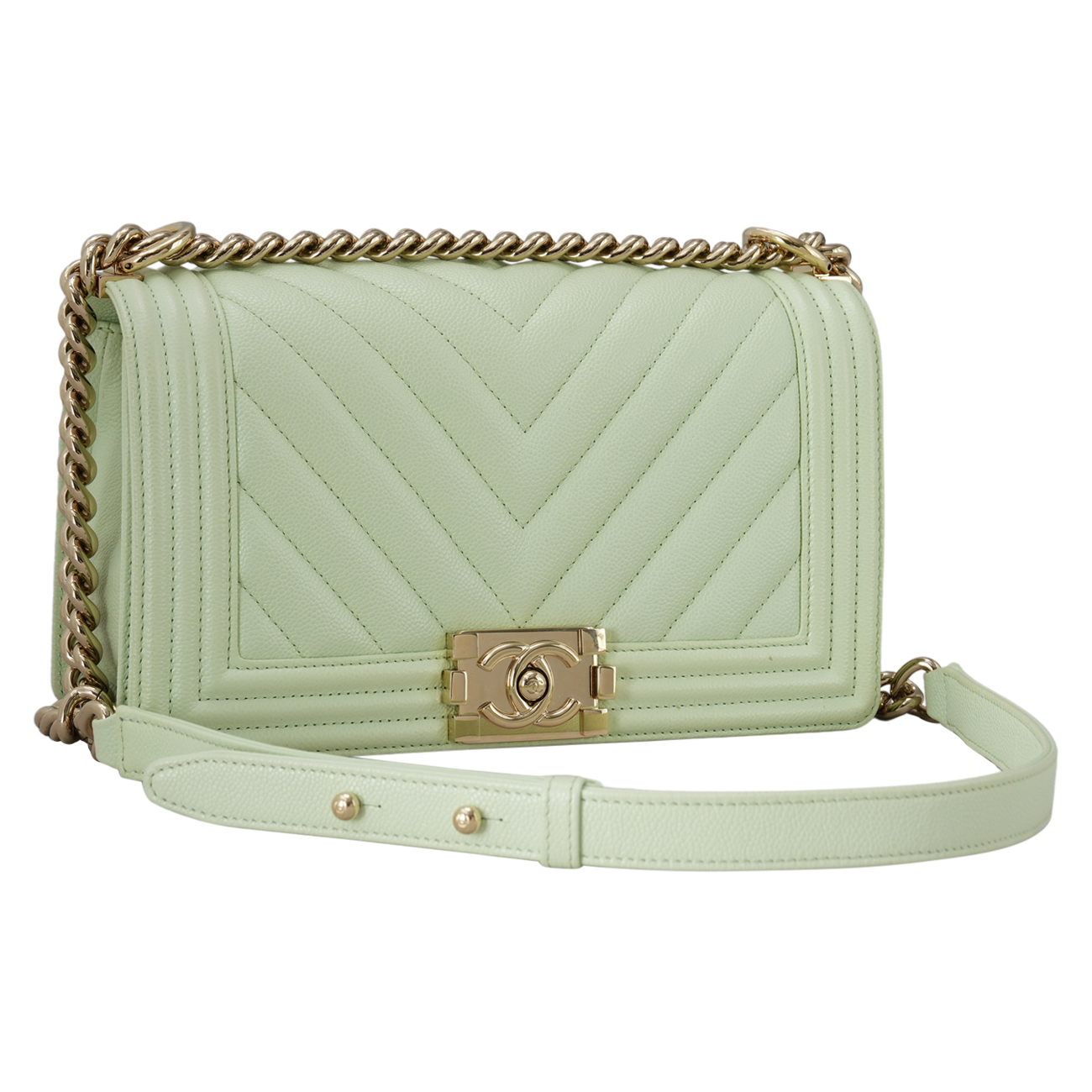 CHANEL(USED)샤넬 A67086 캐비어 쉐브론 보이샤넬 미듐 플랩백