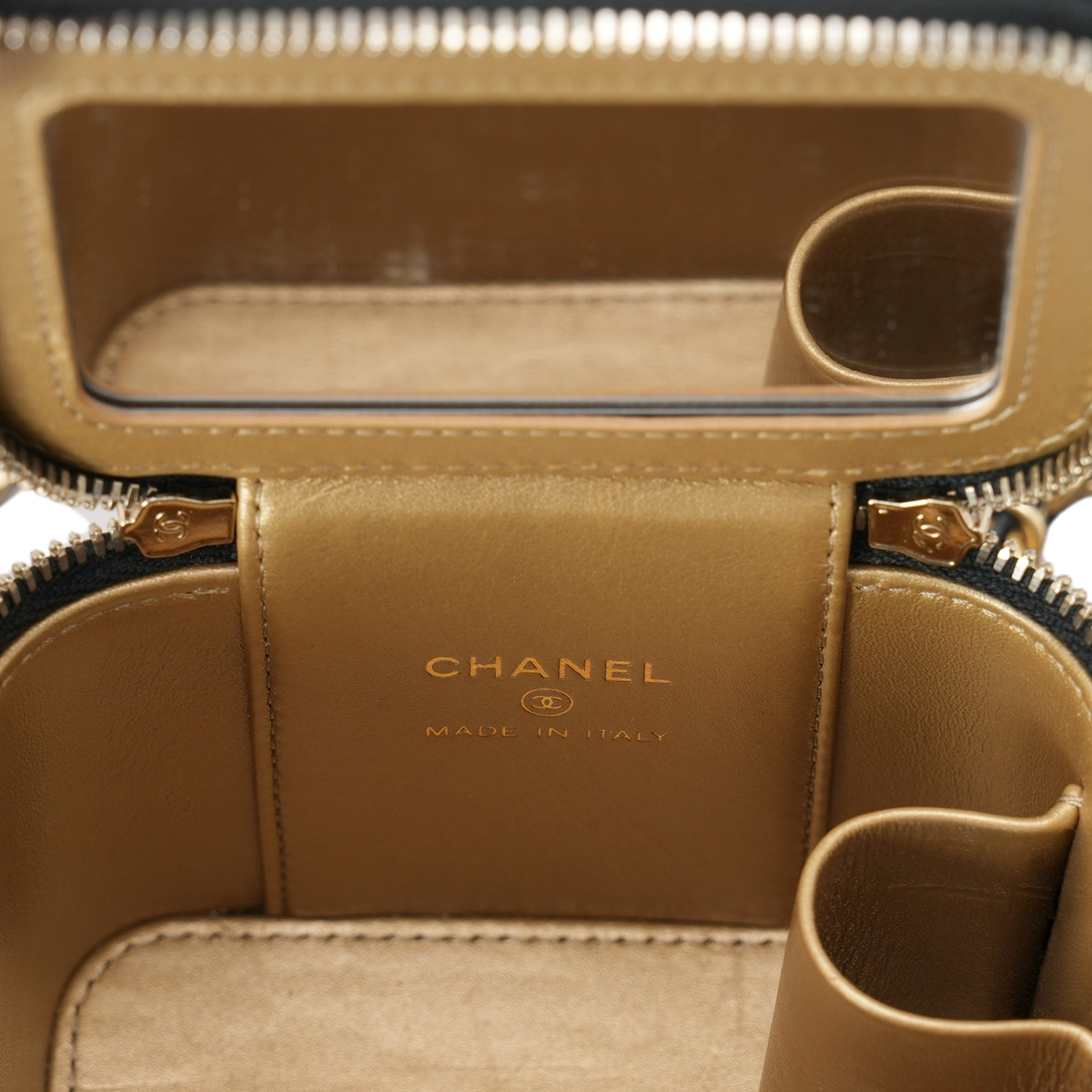 CHANEL(USED)샤넬 AP1447 골든볼 베니티 크로스백