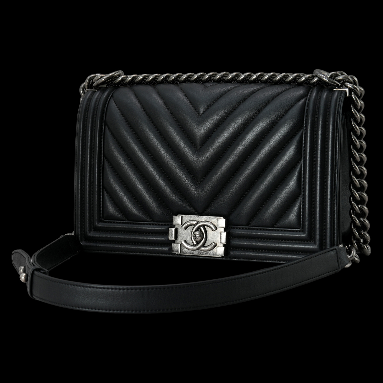 CHANEL(USED)샤넬 보이샤넬 쉐브론 미듐 플랩백