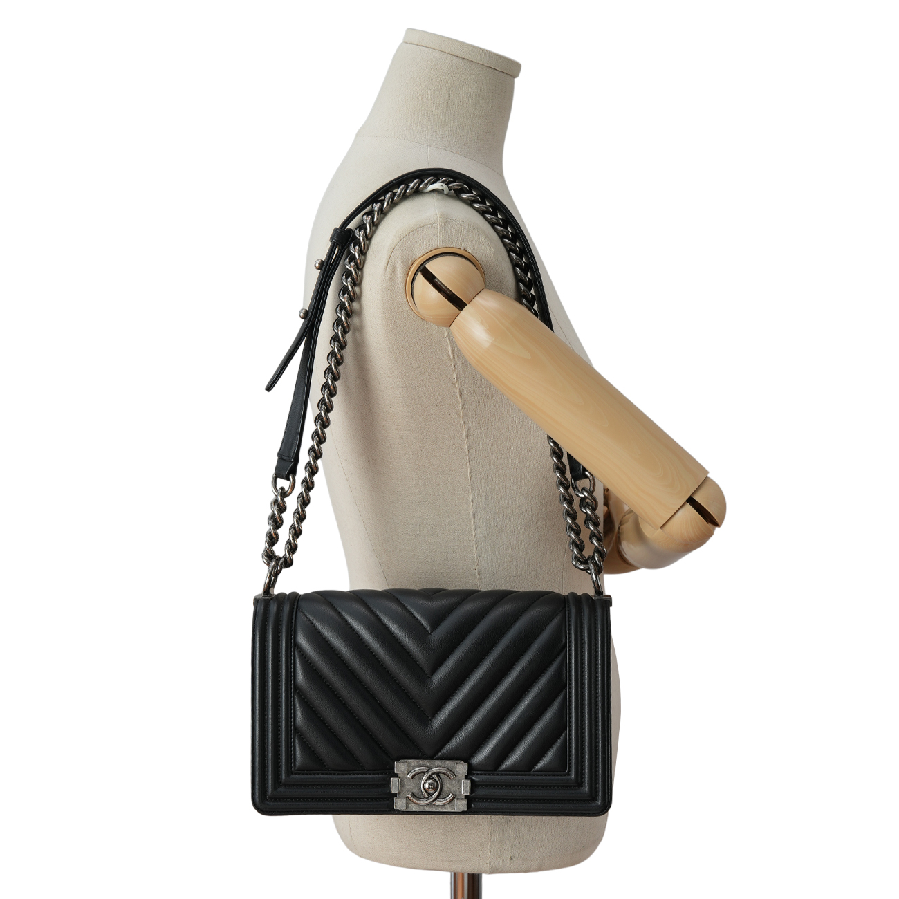 CHANEL(USED)샤넬 보이샤넬 쉐브론 미듐 플랩백