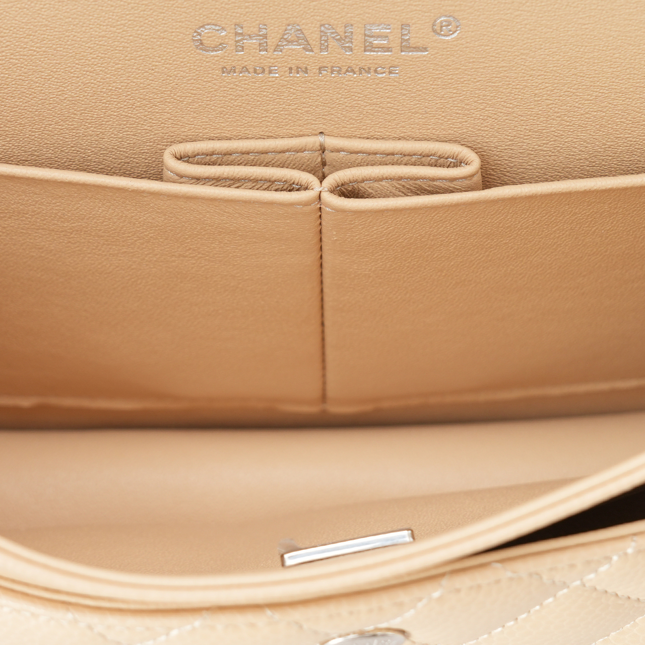 CHANEL(USED)샤넬 캐비어 클래식 미듐 플랩백