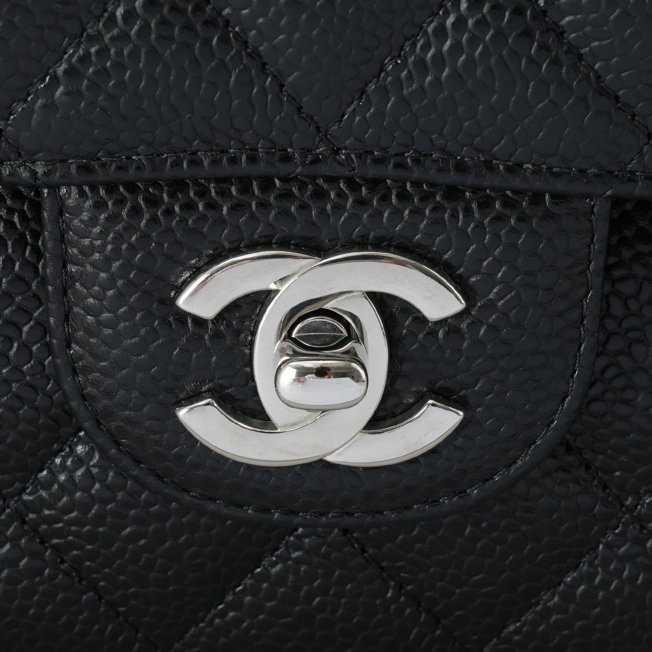 CHANEL(USED)샤넬 A01112 캐비어 클래식 미듐 플랩백