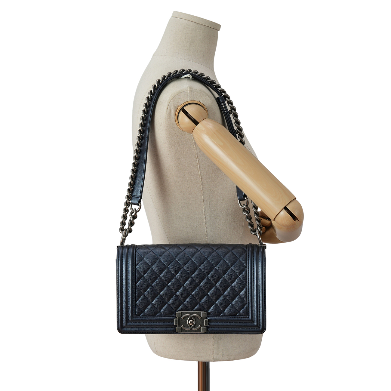 CHANEL(USED)샤넬 캐비어 보이샤넬 미듐 플랩백