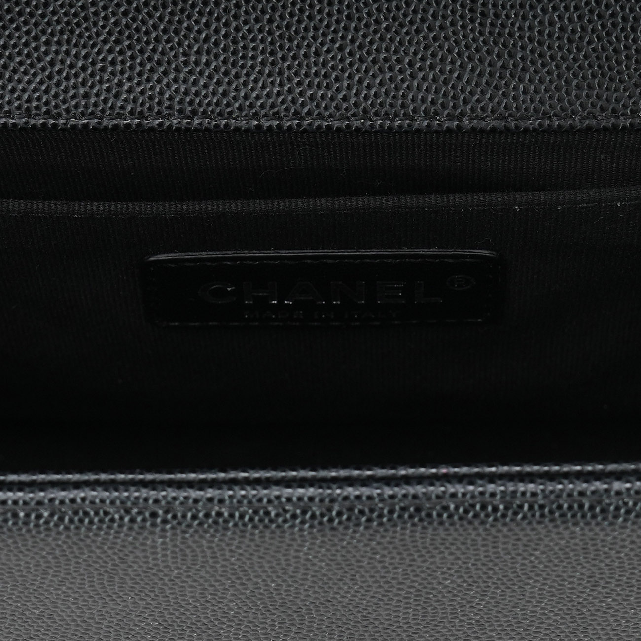 CHANEL(USED)샤넬 A67086 캐비어 보이샤넬 미듐 플랩백