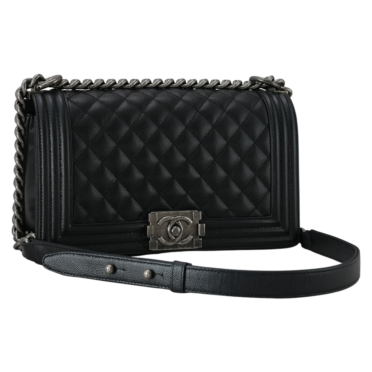 CHANEL(USED)샤넬 A67086 캐비어 보이샤넬 미듐 플랩백