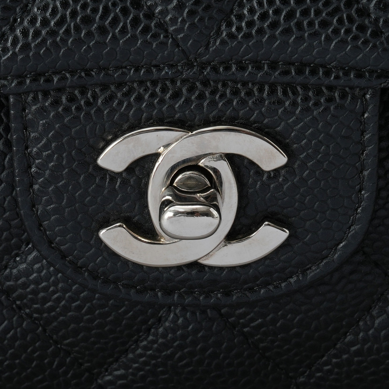 CHANEL(USED)샤넬 캐비어 클래식 미듐 플랩백