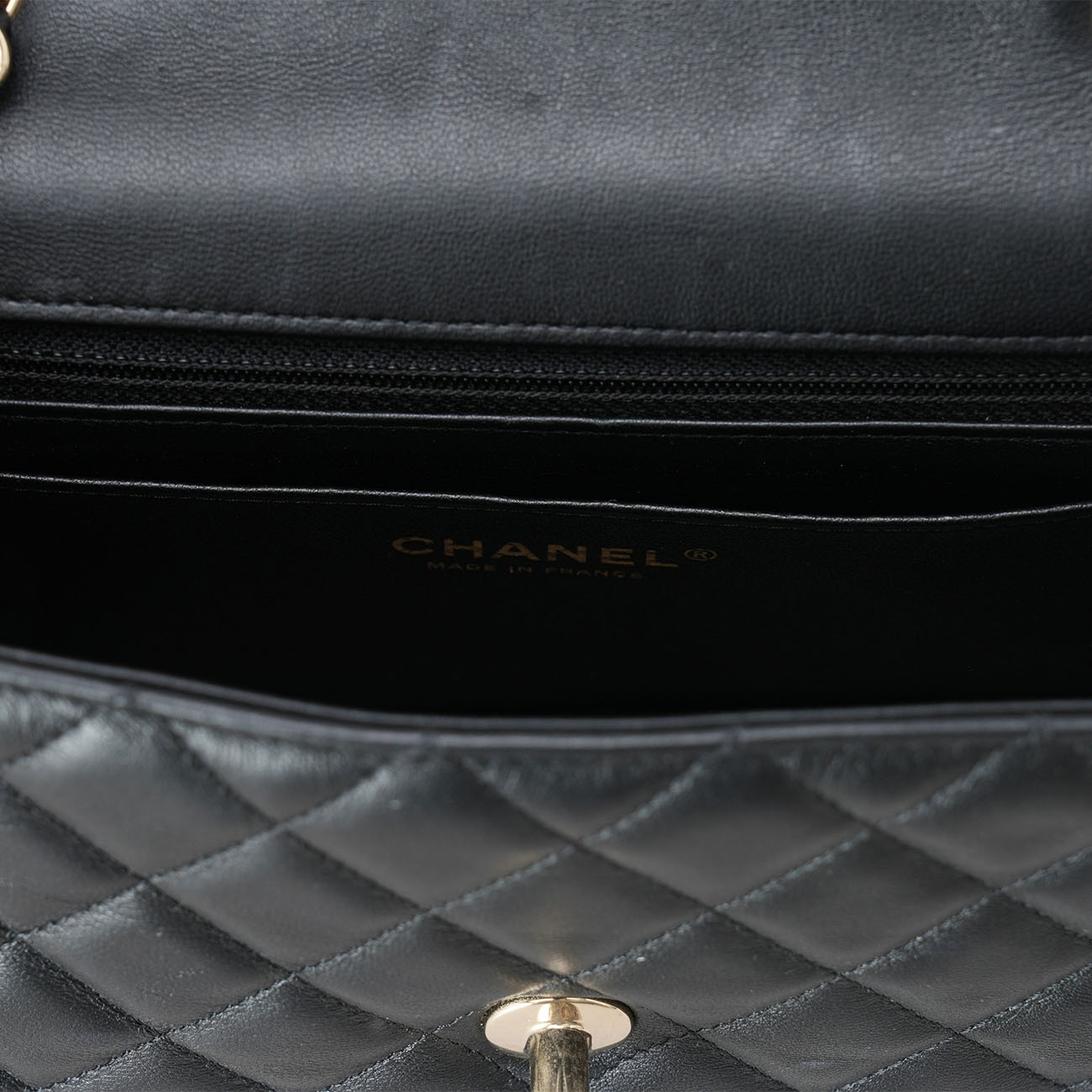 CHANEL(USED)샤넬 A69900 램스킨 클래식 뉴미니 크로스백